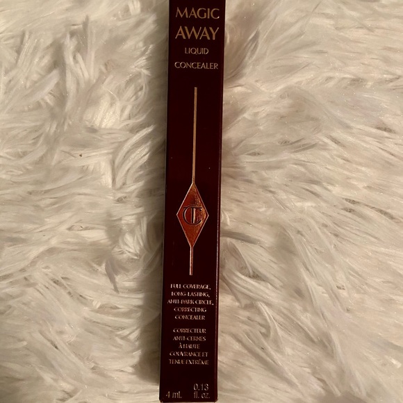Charlotte Tilbury Magic Away Concealer - 7 Medium - Picture 6 of 6